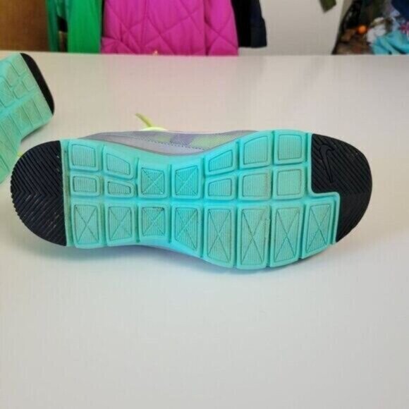 Nike Air Running Shoes 8 1/2 Women's Training Total Core neon athletic TR488111 - Picture 9 of 15